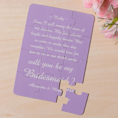 Rompecabazas como invitación personalizada por el color de fondo y las palabras, Quiéres ser mi dama de honor?