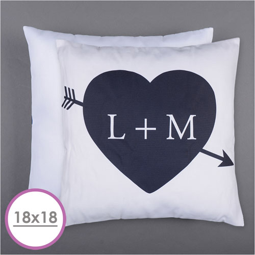 Cojín personalizado de Love Arrow (45.72 cm) (Sin inserto) 