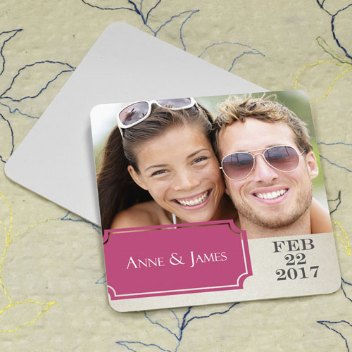 Portavasos de cartón personalizado con fotografíacon diseño de banderilla en color Rosa