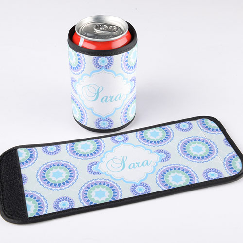 Envoltura de lata y botella   personalizada con flores de color púrpura azul