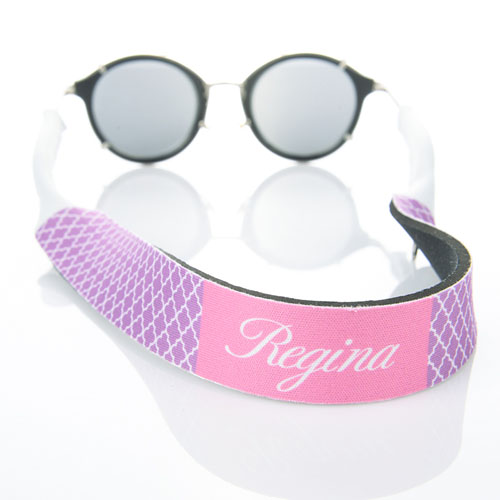 Correa para gafas de sol de cuatro hojas de color lavanda con monograma