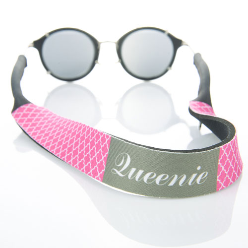 Rosado caliente Quatrefoil Monogramado correa de gafas de sol