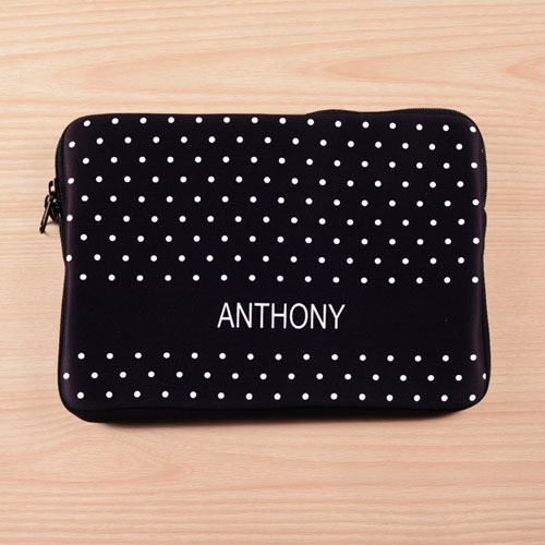Manga de MacBook Air 11 de lunares negros con nombre personalizado